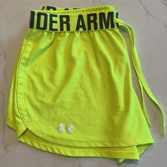 Under Armour Shorts - Picture 2 of 2